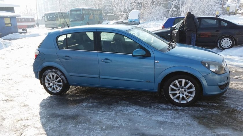 Dezmembrez opel astra h hatchback 1.7 cdti 101 cai