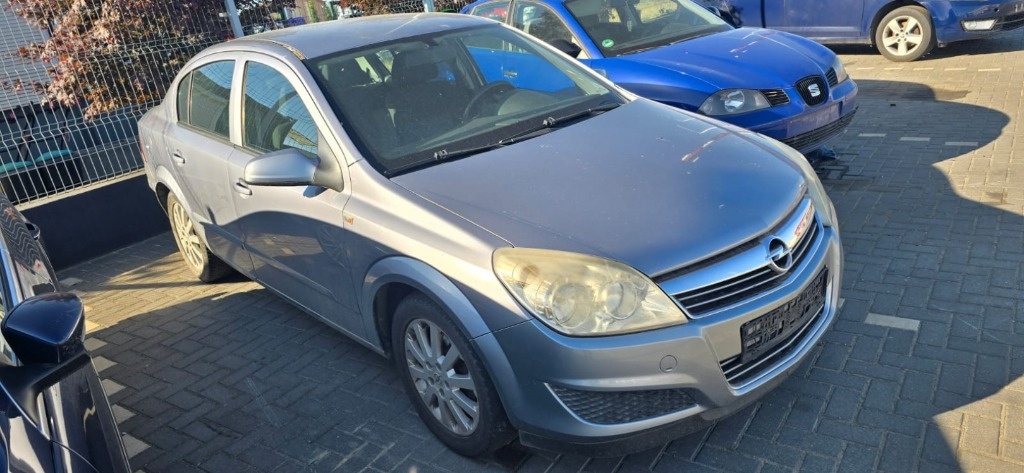 Dezmembrez Opel Astra H Sedan 1.3 CDTI 2007, Z13DTH
