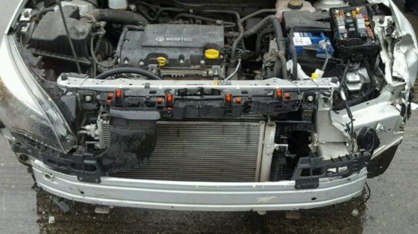 Dezmembrez Opel Astra j 1.4benzina 2013