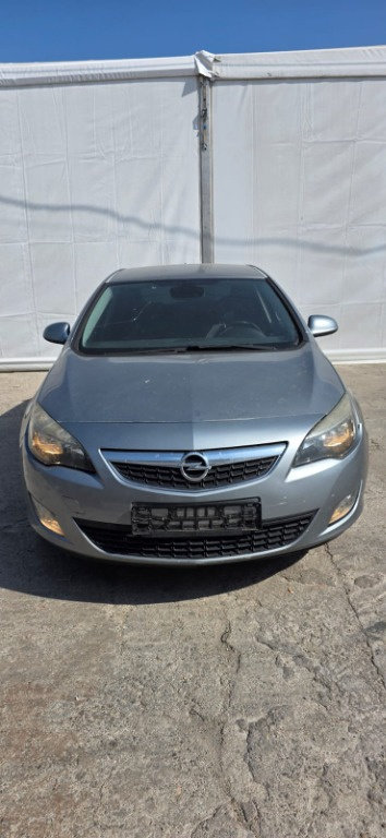 Dezmembrez Opel Astra J 1.6 benzina cod motor A16LET 132 KW/ 180Cp transmisie manuala 6+1 cod MZO M3...