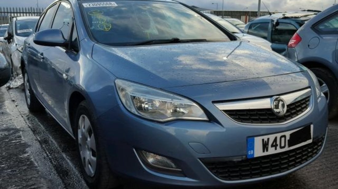 Dezmembrez Opel Astra J, 1.7cdti 2010