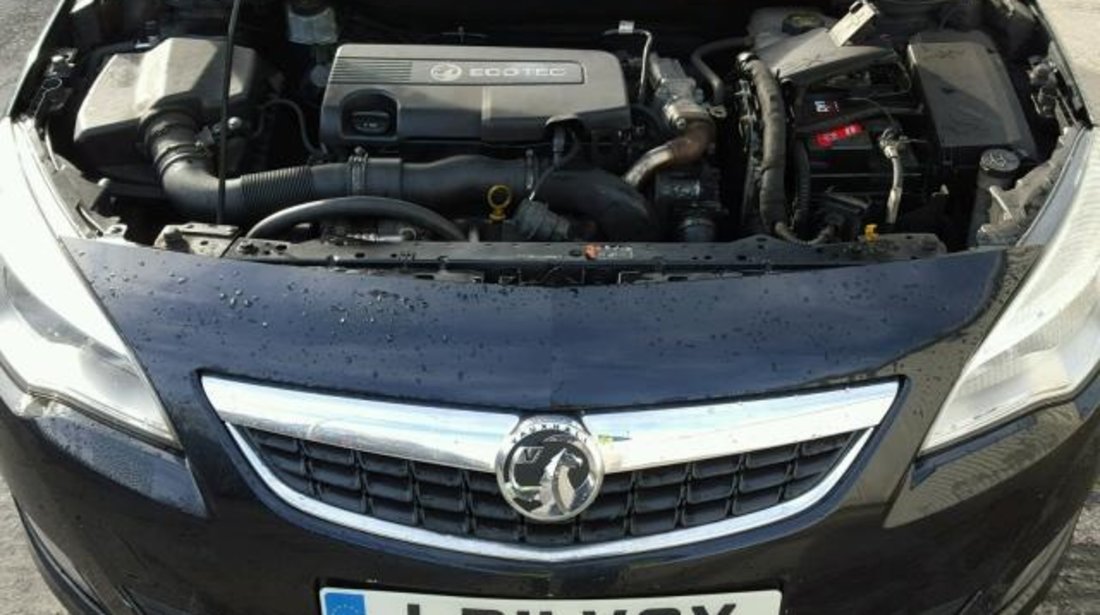 Dezmembrez Opel Astra J, 1.7cdti 2011