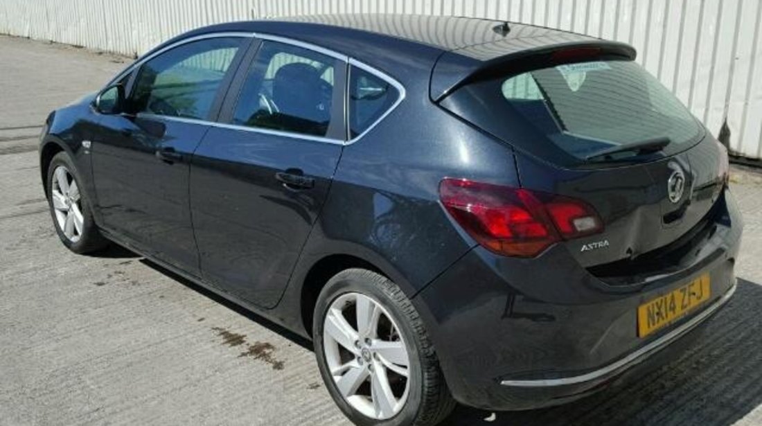 Dezmembrez Opel Astra J 1.7cdti