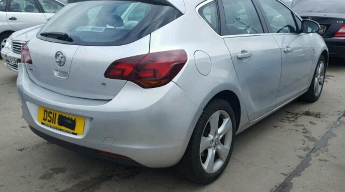 Dezmembrez Opel Astra j 1.7cdti