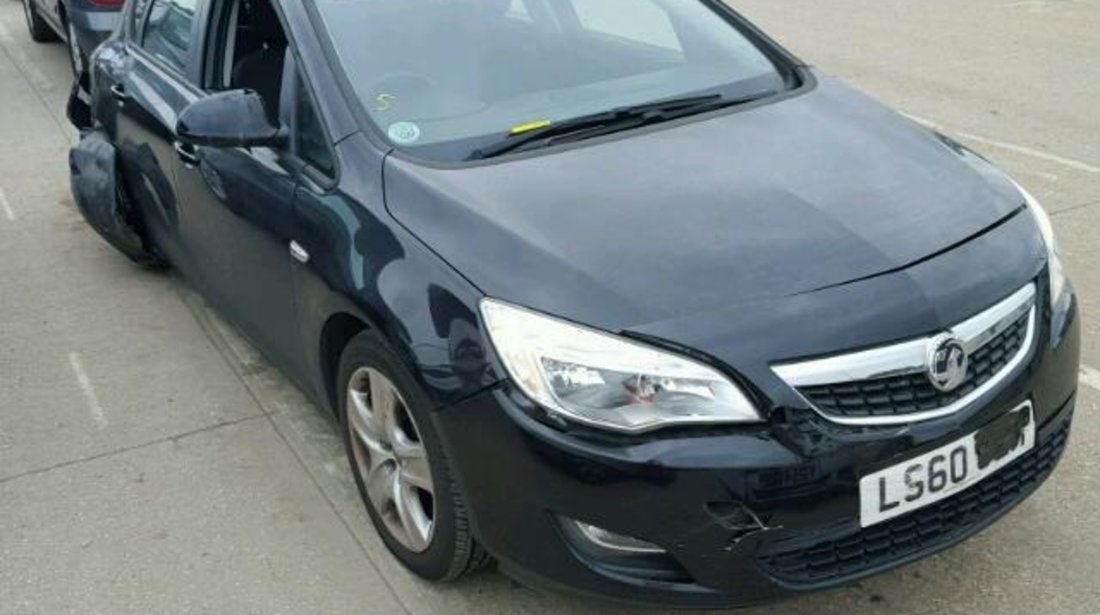 Dezmembrez Opel Astra J 2.0cdti