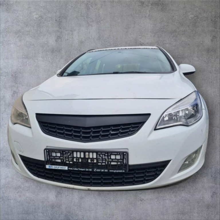 Dezmembrez Opel Astra J 2009-2012