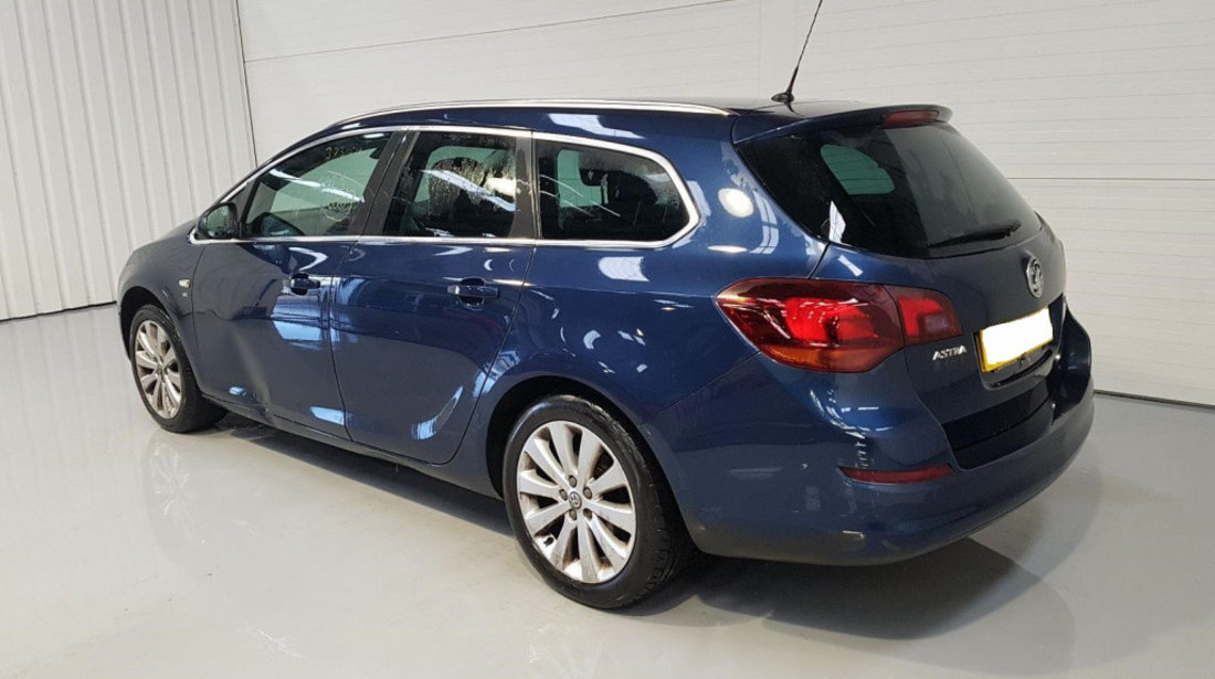 Dezmembrez Opel Astra J 2012 Break 1.6i