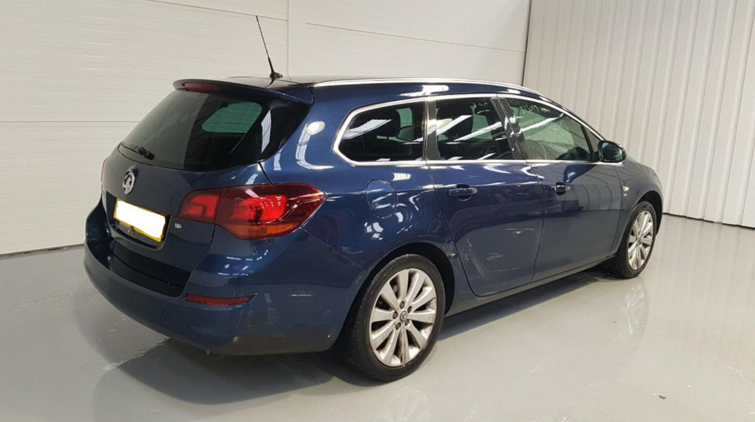 Dezmembrez Opel Astra J 2012 Break 1.6i