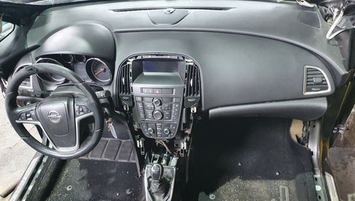Dezmembrez Opel Astra J A17DTJ 1.7 CDTI 110 cp 81 kw Z179 VLD1976