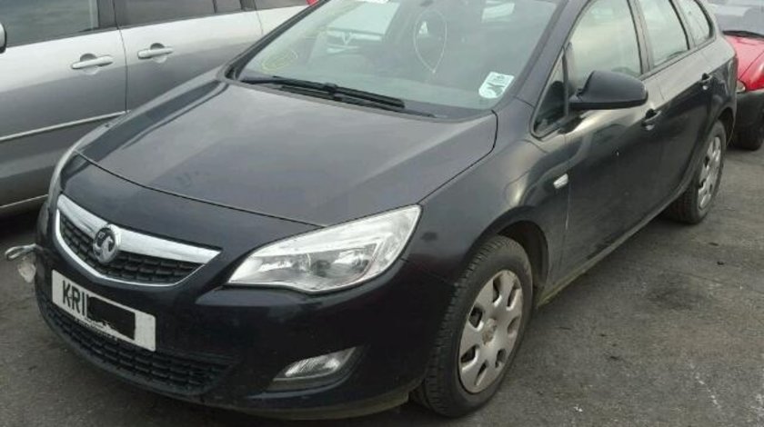 Dezmembrez Opel Astra J combi 1.7cdti