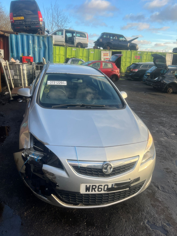 Dezmembrez Opel Astra J [Fabr 2009-2015]