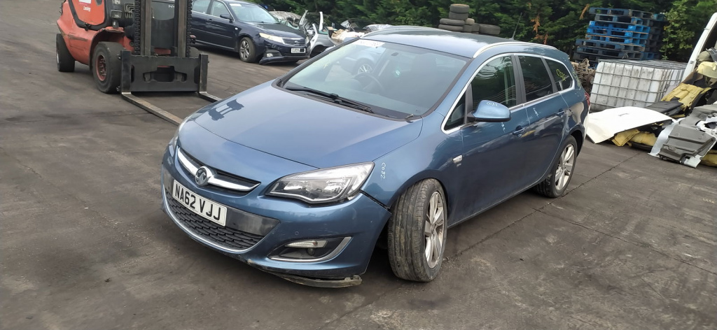 Dezmembrez Opel Astra J [Fabr 2009-2015]