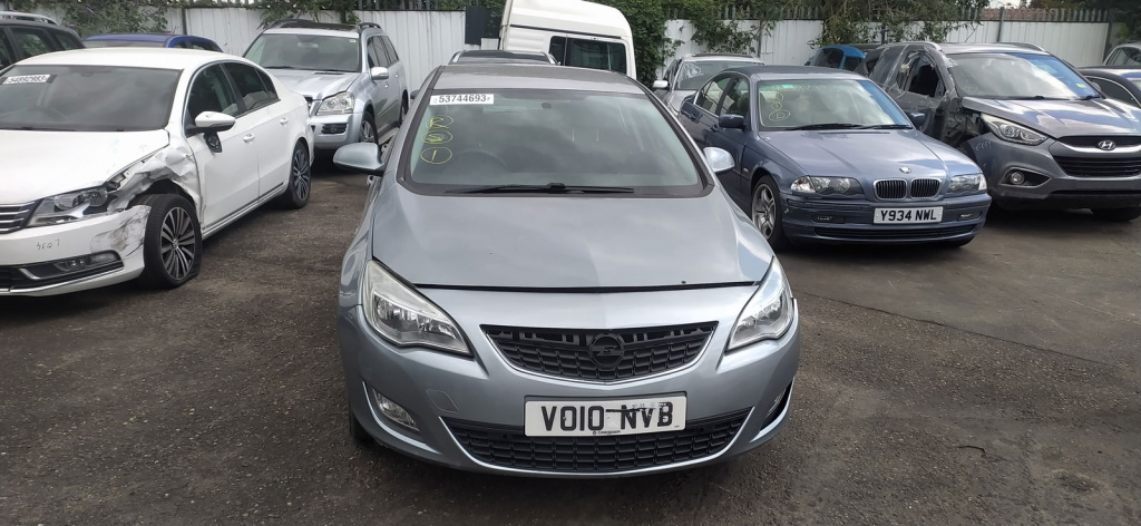 Dezmembrez Opel Astra J [Fabr 2009-2015]