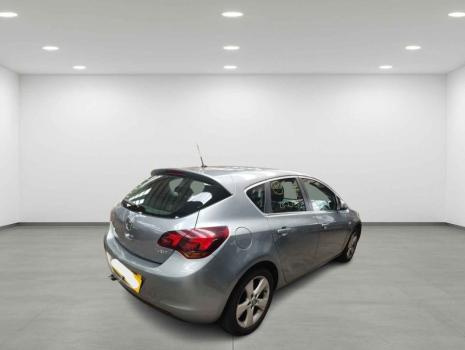 Dezmembrez Opel Astra J GTC, 1.4 T-benz