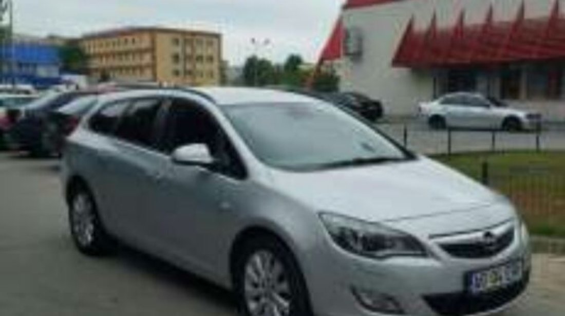 Dezmembrez Opel Astra J motor 1.6 cdti