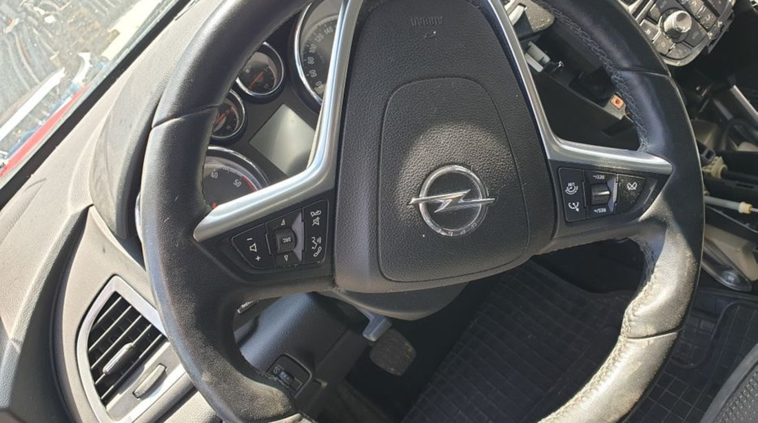 Dezmembrez Opel Astra J Sport tourer z41c 1.7 cdti scaune incalzite