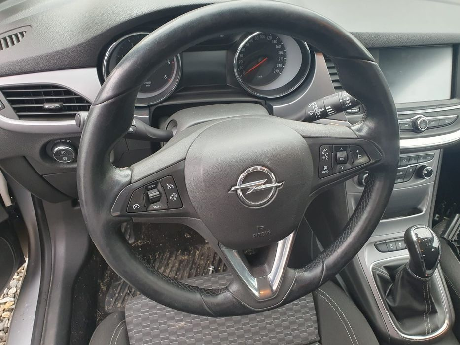 Dezmembrez Opel Astra K hatchback 1.6 cdti diesel