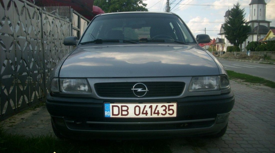 Dezmembrez Opel Astra