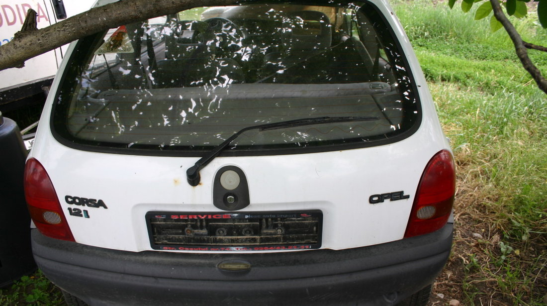 Dezmembrez opel corsa 1.2 benzina, an 1997