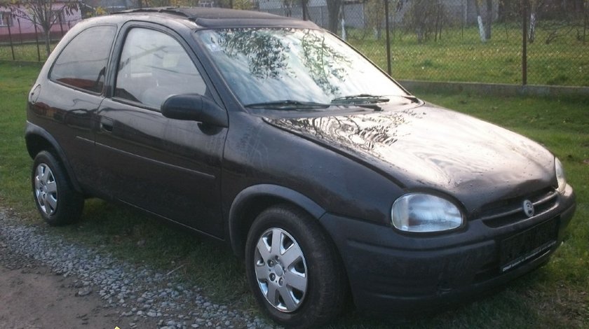 Dezmembrez Opel Corsa an 1995 motor 1 4 benzina