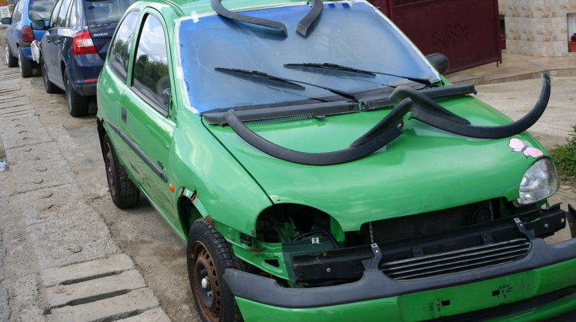 Dezmembrez opel corsa b, 1.0 benzina, an 1999