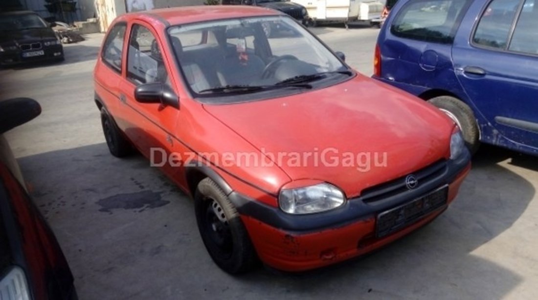 Dezmembrez Opel Corsa B, an 1996