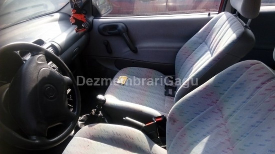 Dezmembrez Opel Corsa B, an 1996