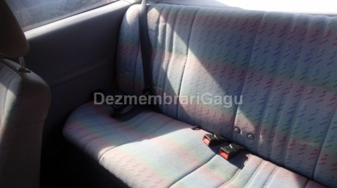 Dezmembrez Opel Corsa B, an 1996