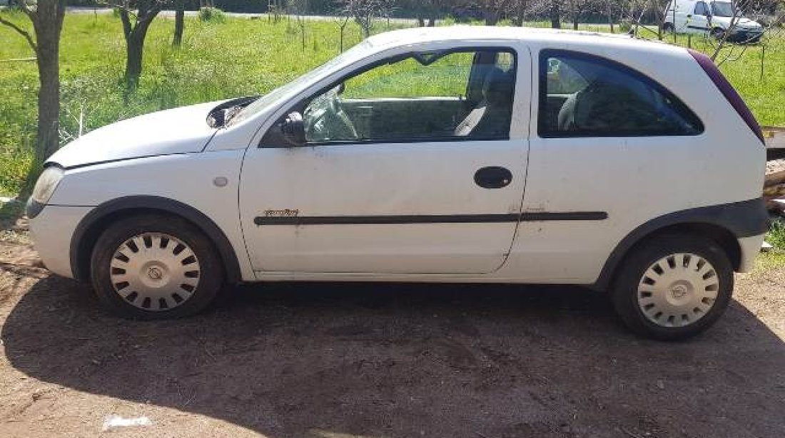 Dezmembrez Opel Corsa C 1.7dtl (1686cc-48kw-65hp); 3-Hatchback