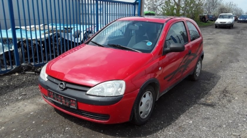 Dezmembrez Opel Corsa C, an 2004, motorizare 1.0