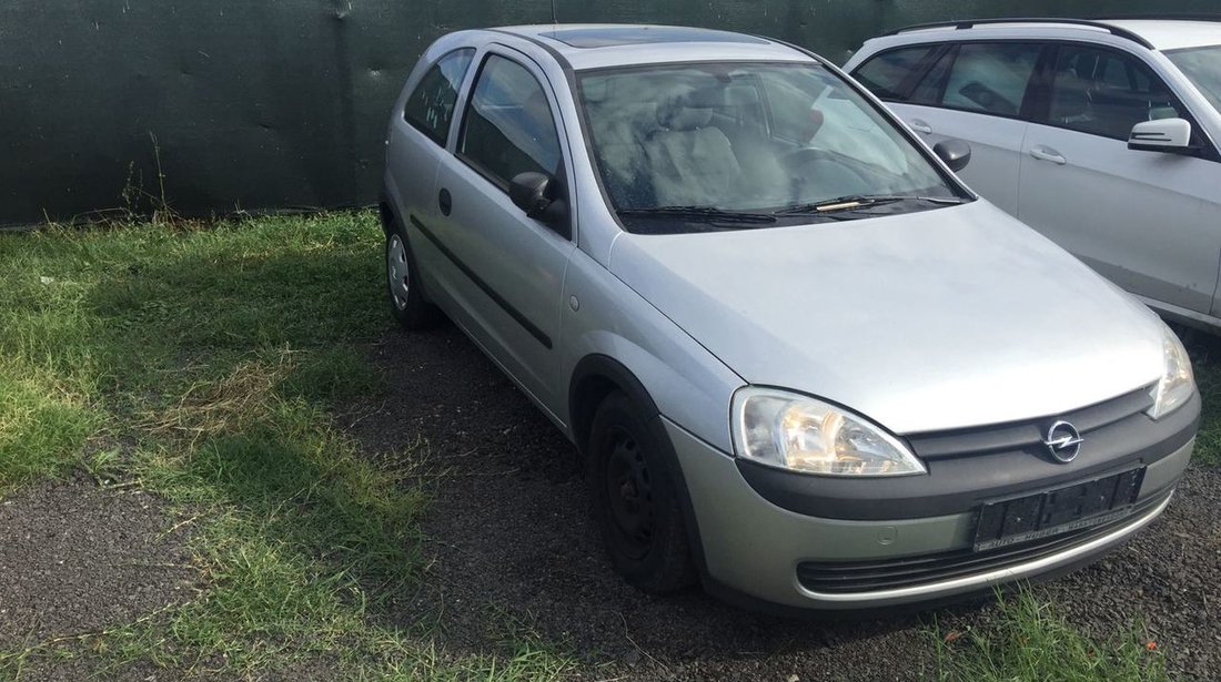 dezmembrez opel corsa c din 2002 motor 1000cm