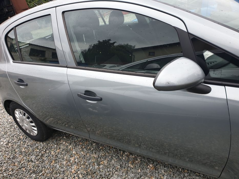 Dezmembrez Opel Corsa D 4 5 usi 1.2i 85 cp euro 5 A12XER