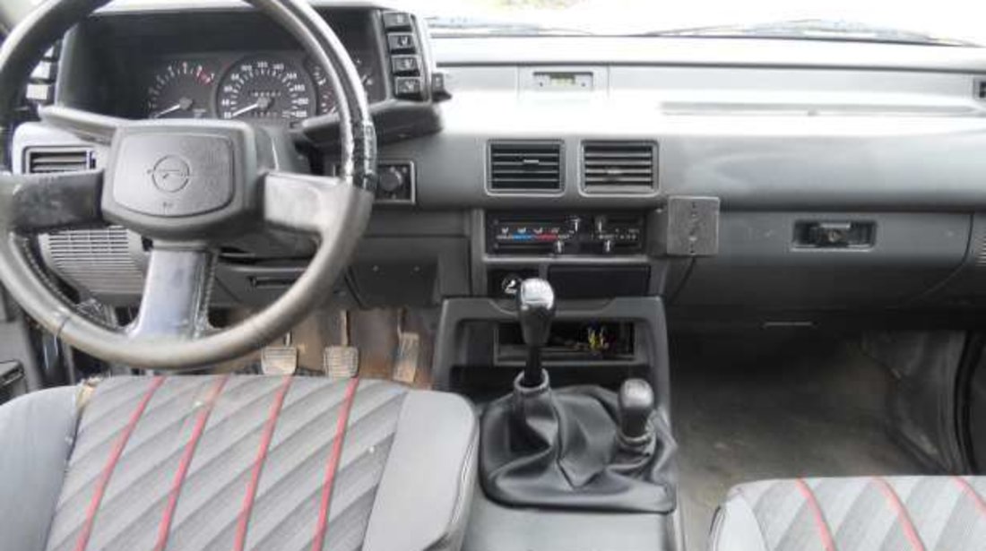 Dezmembrez Opel Frontera 2.0 Ben Inmatriculat RO Piese Opel