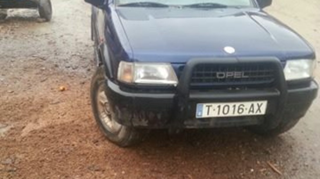 Dezmembrez Opel Frontera 2.5 D 116 cp an 1998