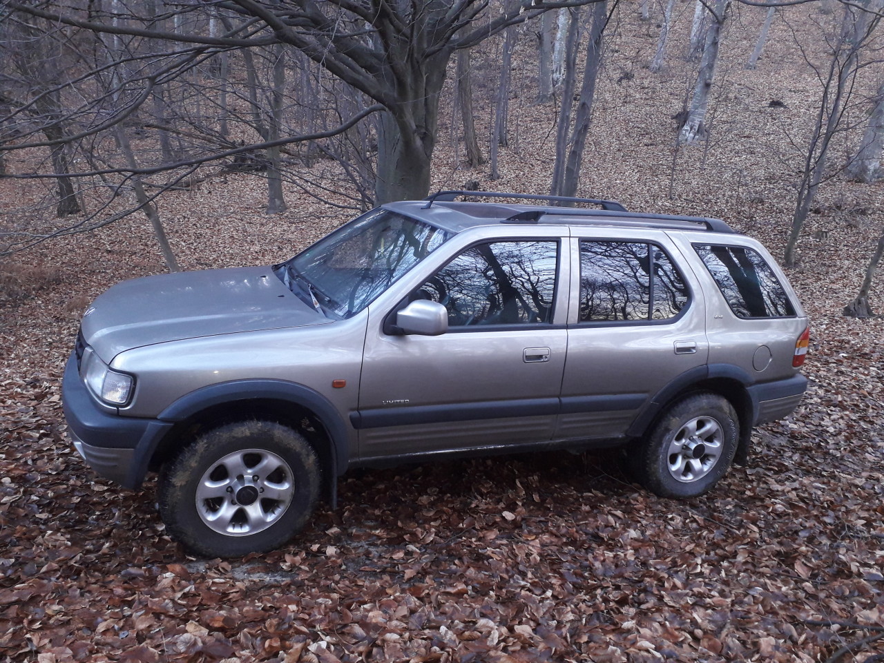 Dezmembrez Opel Frontera B 2.2 benzia 4 Usi