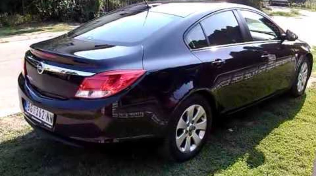 Dezmembrez Opel Insignia 2.0 cdti an 2010