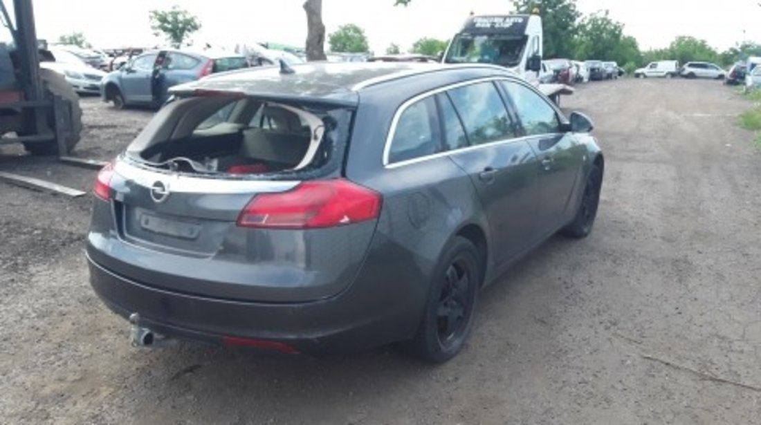 Dezmembrez Opel Insignia, an 2010