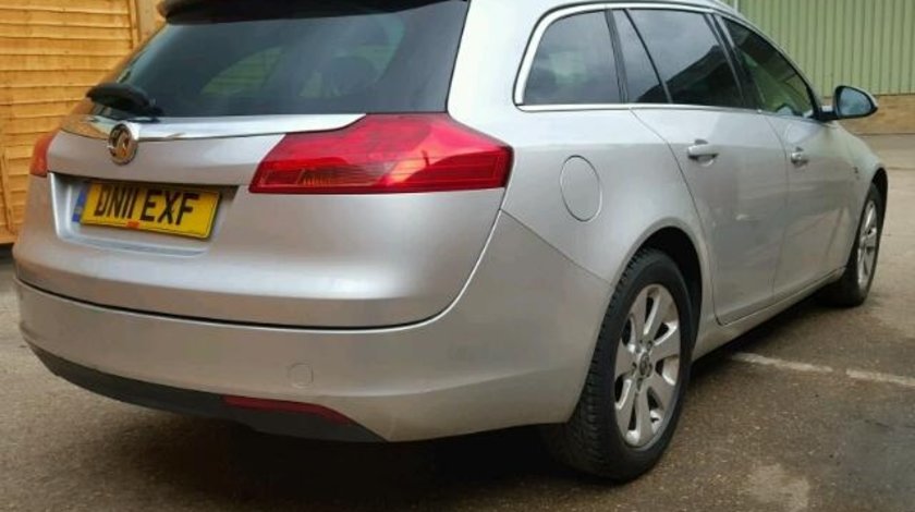 Dezmembrez Opel Insignia Combi 2.0cdti