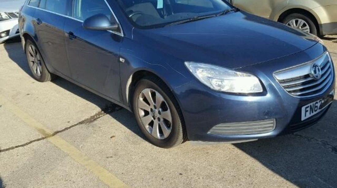 Dezmembrez Opel Insignia combi 2.0dti