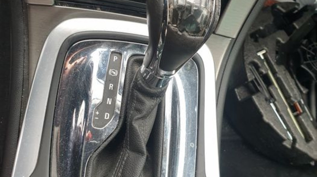 Dezmembrez Opel Insignia sport tourer 2.0 cdti A20DTH automat z177