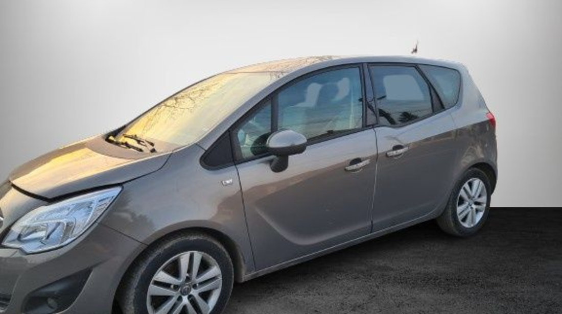 Dezmembrez Opel Meriva B 1.7 cdti facelift flexfix suport bicicleta