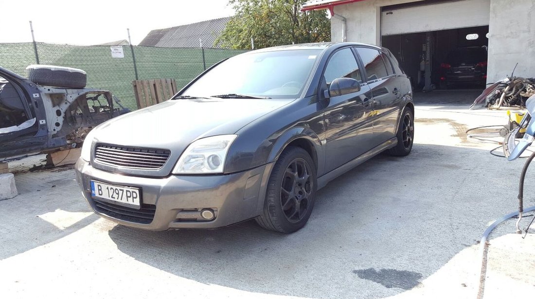 Dezmembrez Opel Signum 3.0d V6 CDTI 177 CP Break 2004