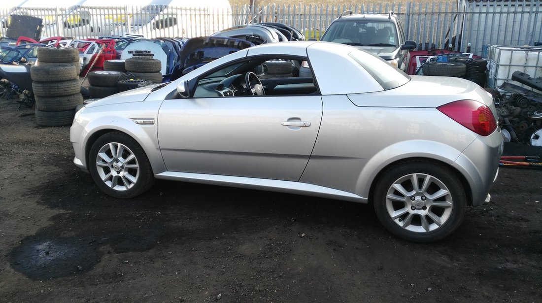 Dezmembrez Opel Tigra TwinTop (Cabrio) 1.4 benzina