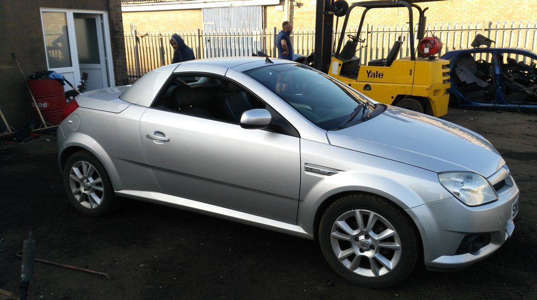 Dezmembrez Opel Tigra TwinTop (Cabrio) 1.4 benzina