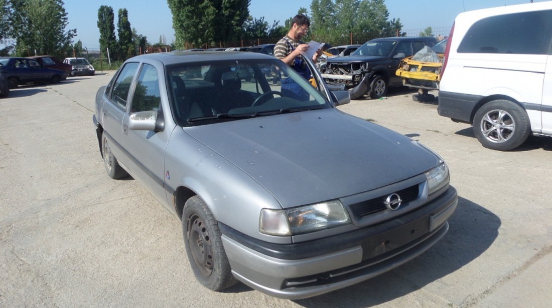 Dezmembrez Opel Vectra A DIN 1993
