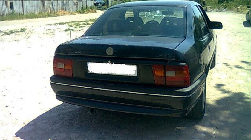 Dezmembrez Opel Vectra A