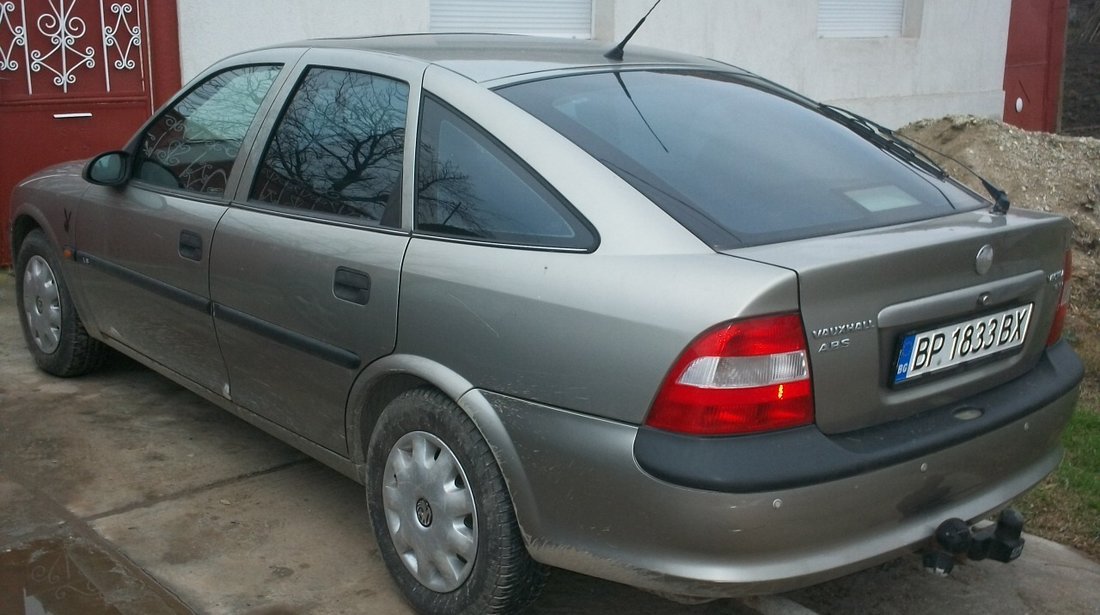 Dezmembrez Opel Vectra an 98 motor 1 8i 16 V