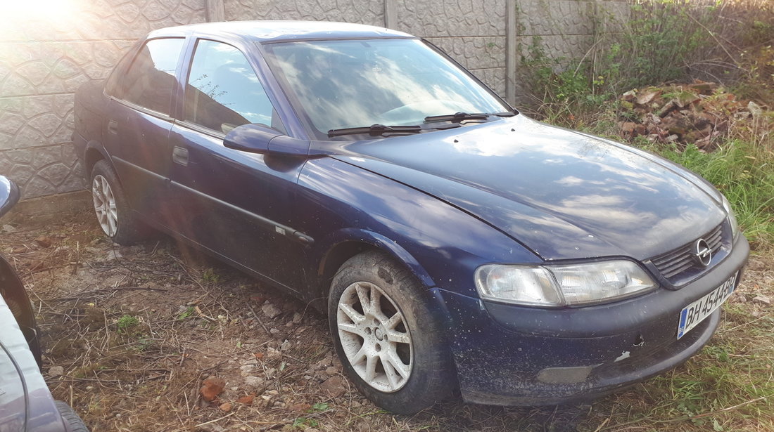 Dezmembrez Opel Vectra B 1,8 -16v