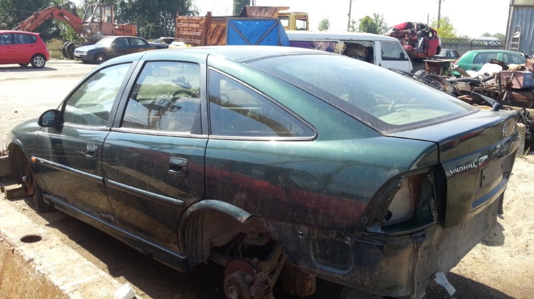 Dezmembrez Opel Vectra B 2 0 Automat 2001