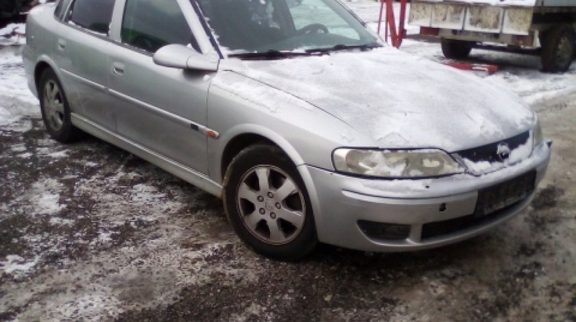Dezmembrez Opel Vectra B, an 2001, motorizare 2.2 DTI 16V